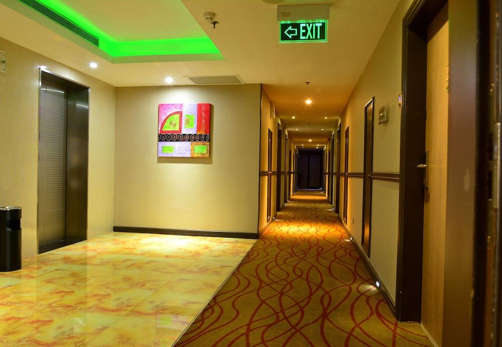 Pearl Grand Hotel Colombo Exterior photo