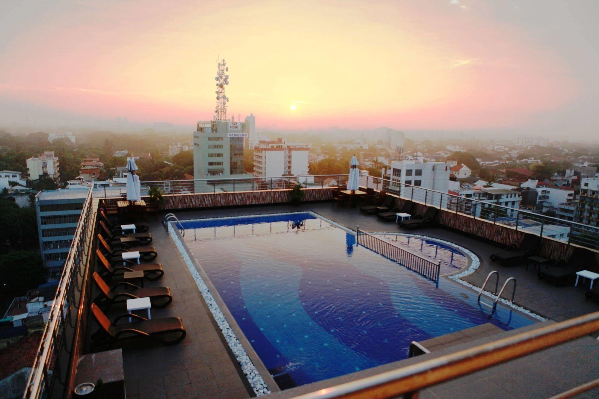 Pearl Grand Hotel Colombo Exterior photo