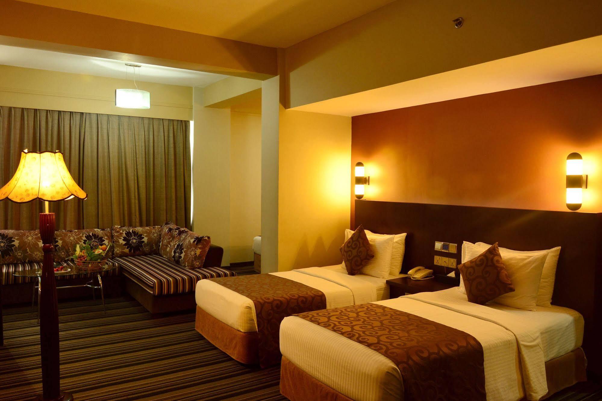 Pearl Grand Hotel Colombo Exterior photo